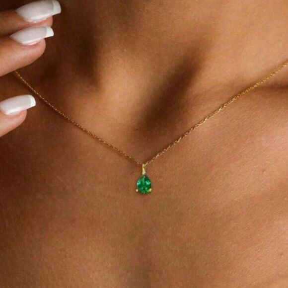 Elegant Gold Necklace with Green Pendant A1361 - Picture 1 of 3